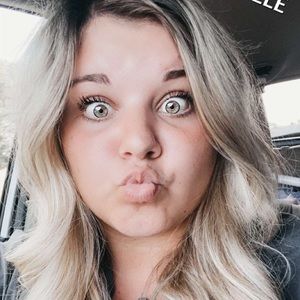 Meet your Posher, Riley